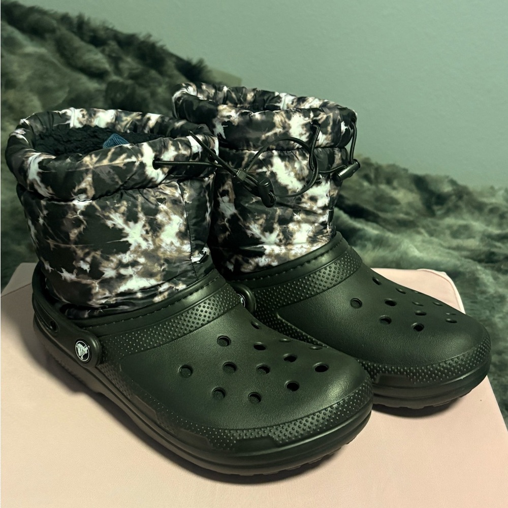 Crocs Winter Insulated Clogs Size 8 – Black Tie Dye Puffer Boot – NWO